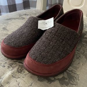 New Chaco Sloan Burgundy Shoes women’s 8